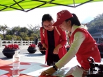 武当山景区随处可见“小红帽”，志愿者服务站 - 新浪湖北