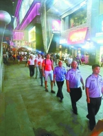 外国人在武汉做协警 - 新浪湖北