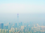 昨晨，被大雾笼罩的江城。记者周迪 何晓刚 摄 - 新浪湖北