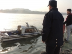 紧急出艇清障 确保通航安全 - 中华人民共和国武汉海事局