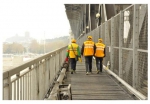 春运探访武汉长江大桥上的养桥“保姆” - 武汉铁路局
