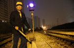 今夜零点·春运铁路人:长江北 汉江南 汉阳车站人未眠 - 武汉铁路局