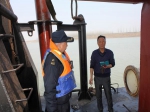驱离多艘违泊船舶 加强辖区安全监管 - 中华人民共和国武汉海事局