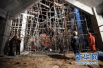 3月28日，救援人员在垮塌事故现场实施救援。新华社发（熊琦 摄） - 新浪湖北