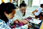 湖北日报：20名孤儿有了自己的家---图文：武汉探索“类家庭”养育模式 - 民政厅