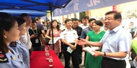 省工商局参加2017年湖北省食品安全宣传周主场活动 - 工商行政管理局