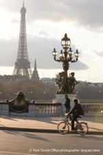 法国成最受欢迎旅行地 一起"浪迹"巴黎街头 - Whtv.Com.Cn