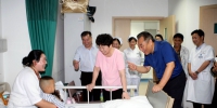 马萍看望在汉免费救治的西藏山南先天性心脏病患儿 - 民族宗教事务委员会