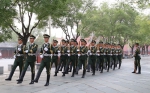 我校学子走进天安门国旗护卫队 - 武汉纺织大学