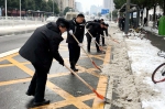 地铁集团全员上阵扫雪除冰保通畅 - 武汉地铁