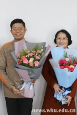 【点赞】鲜花送给身边的雷锋 - 武汉大学