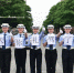 女警中队拍摄照片呼吁司机礼让行人 宜昌交警供图 - 新浪湖北