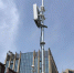 图为武汉光谷软件园一处5G通信基站楼顶杆塔。 - 新浪湖北