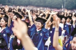 图为：6月22日，武汉大学万名毕业生庆祝毕业 - 新浪湖北