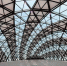 图为地铁11号线光谷七路站主体穹顶与光谷的马蹄莲建筑交相呼应，被称为“光谷之眼”。 楚天都市报记者曲严摄 - 新浪湖北