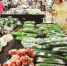 图为：昨日，汉口一超市内蔬菜品种丰富，但价格明显上涨 - 新浪湖北
