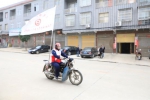 只要孙公立骑上摩托车，大家就知道流动献血车来了。 - Hb.Chinanews.Com