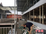 湖北襄阳拆除汉江河道内一大型餐饮企业（图） - 新浪湖北
