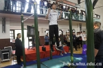 【迎接军运会】“向上吧，中国！”引体向上大赛引燃学子健身热潮 - 武汉大学
