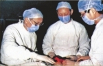 裘法祖、夏穗生、吴在德等建立腹部外科实验室（资料图片） - 新浪湖北