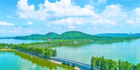 东湖水质逐年提升，成为名副其实的城市生态绿心 记者胡九思 摄 - 新浪湖北