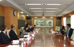 图为中国残联主席张海迪会见孟加拉国舒超纳基金会主席、世界卫生组织东南亚地区孤独症亲善大使塞伊玛·侯赛因女士 - 残疾人联合会
