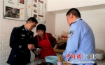 民警对宾馆、店铺进行走访摸排 - Hb.Chinanews.Com