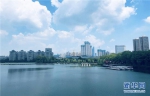 图为20日武汉市区天气晴朗，当日最高温度达37℃。新华网 夏国燕 摄 - 新浪湖北