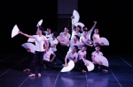 图为男子舞蹈《纸扇书生》 - 残疾人联合会