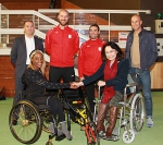 图为张海迪考察法国国家体育训练中心并与残疾人运动员互动交流 - 残疾人联合会