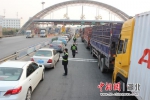 湖北高速公路收费站入口将启动货运车辆称重检测 - Hb.Chinanews.Com