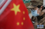 1月26日，陆军军医大学医疗队队员在武汉市金银潭医院接管病区进行准备工作。 新华社记者 程敏 摄 - 新浪湖北
