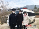 特殊的婚礼：民警当“伴郞” 驾车接新娘 - Hb.Chinanews.Com