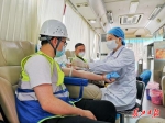 60名火神山、雷神山医院建设者集体献血 - 新浪湖北