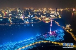 这是4月7日晚在武汉龟山拍摄的夜景（无人机照片）。 新华社记者 肖艺九 摄 - 新浪湖北