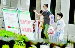 月2日，在市儿童医院门诊部前，前来看病的市民在扫码、 测体温后直接到对应科室就诊 长江日报记者金思柳 摄 - 新浪湖北