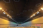资料图：武汉东湖隧道。 中新社记者 张畅 摄 - 新浪湖北