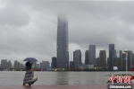 资料图：武汉汉口江滩水位上涨 张畅 摄 - 新浪湖北