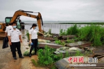 退捕的渔船停在岸边 - Hb.Chinanews.Com