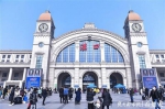 汉口火车站站前广场，人流量增大 - 新浪湖北