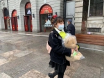 武汉街头被救女孩：“这个社会是充满正能量的” - Hb.Chinanews.Com