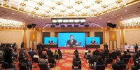 3月4日晚，十三届全国人大四次会议新闻发布会在北京人民大会堂新闻发布厅举行，图为分会场。 中新社记者 蒋启明 摄 - 新浪湖北