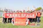 “中国水周”，武汉江边迎来了一群“红马甲” - Hb.Chinanews.Com