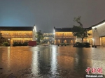 资料图：6月12日夜，浙江杭州局地迎大雨。　张煜欢 摄 - 新浪湖北
