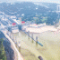 图为6月9日，轮船行驶在三峡大坝上游三峡五级船闸引航道。 - 新浪湖北