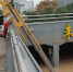 图为武汉蔡甸“龙吸水”排水车在郑州市未来路隧道进行抽排作业 新华网发 - 新浪湖北