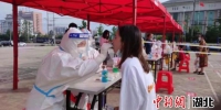 京山市对低风险区返乡人员开展核酸检测 - Hb.Chinanews.Com