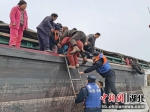 宜昌海事局连续两天紧急救助受伤船员 - Hb.Chinanews.Com