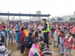 开学第一天 武汉交警2000余名警力护学 - 新浪湖北