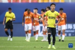 7月4日，广州队球员韦世豪在比赛中。新华社记者 潘昱龙 摄 - 新浪湖北